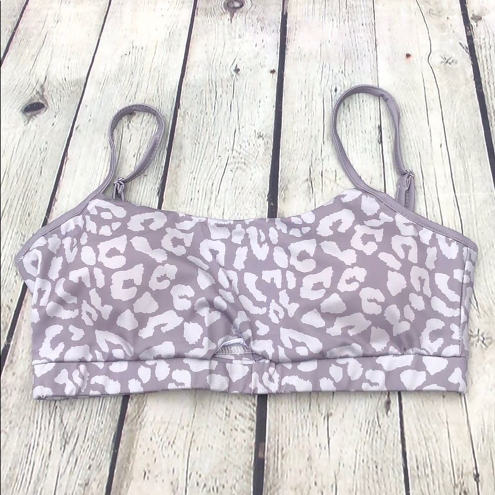 ๐ค Emma Gray Leopard Print Workout Set ๐ค - Picture 3 of 15